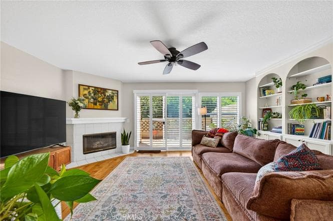 Just Listed | Updated End-Unit Townhome in Gated Canyon Club Villas — gallery photo 4
