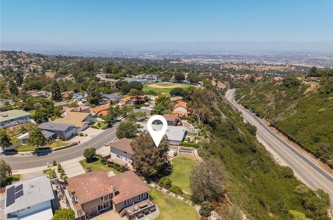 SOLD! Elkridge Drive Gem in Rancho Palos Verdes — gallery photo 3