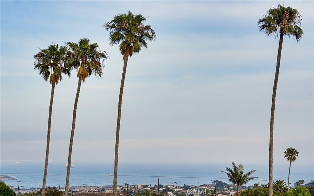 Sold | Panoramic View South Shores Masterpiece — gallery photo 3