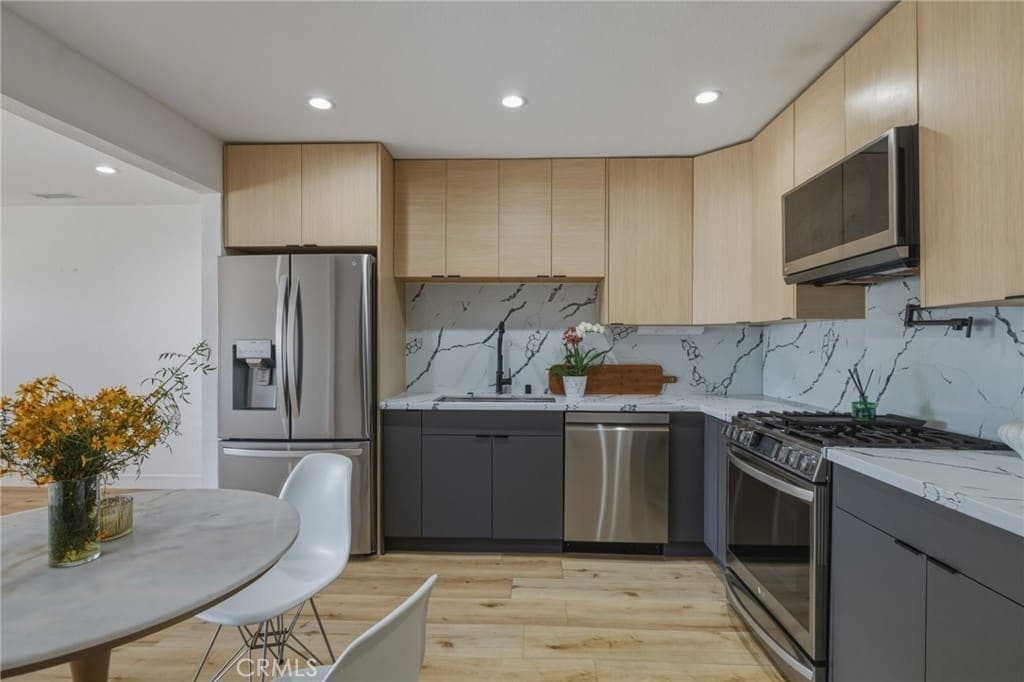 Sold in Torrance! Newton St Home Sells for $1.3M — gallery photo 4
