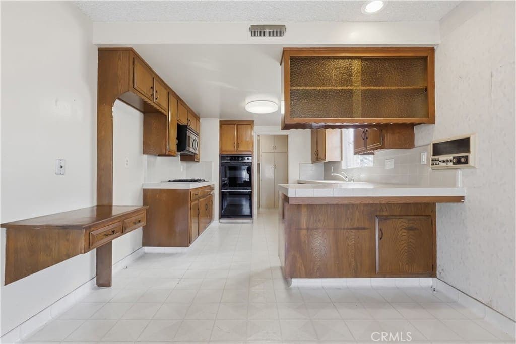 Just Sold | Rare Triplex Investment Opportunity with ADU Potential & Strong Income Upside — gallery photo 4
