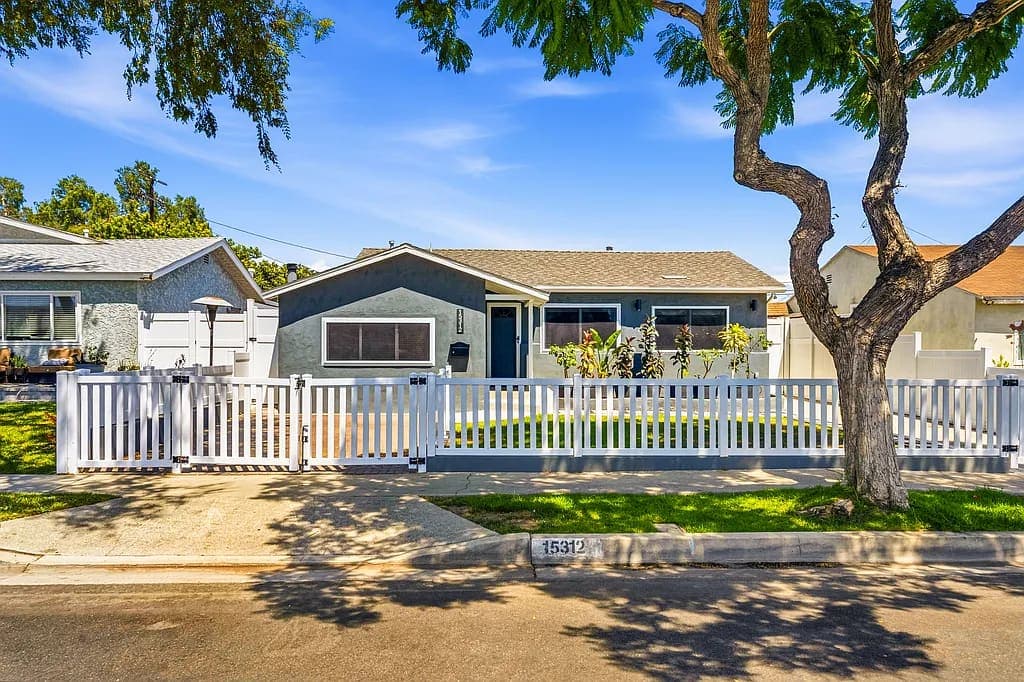 Photo of SOLD! Turn-Key Gardena Home Sells for $900,000