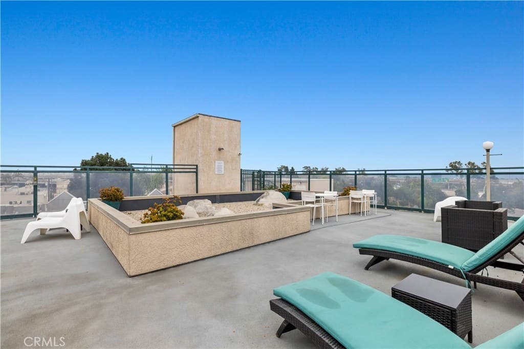 Just Listed | Stylish Sawtelle 1-Bed Condo with Private Patios & Parking — gallery photo 6
