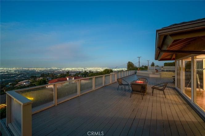 Just Listed: Mid-Century Home with Epic Views — gallery photo 4