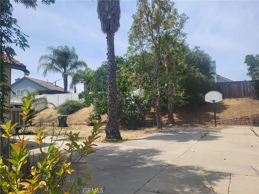 Just Sold: Off-Market Potential Captured at Closing — gallery photo 7