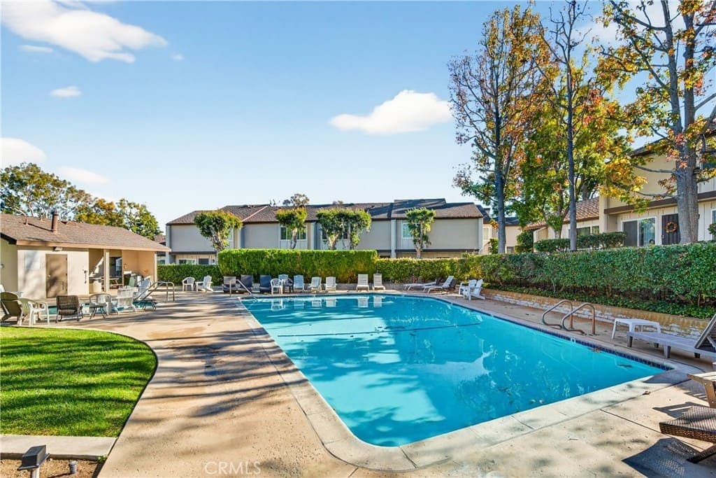 Just Sold | Fully Remodeled Strathmore Home in Rancho Palos Verdes — gallery photo 5