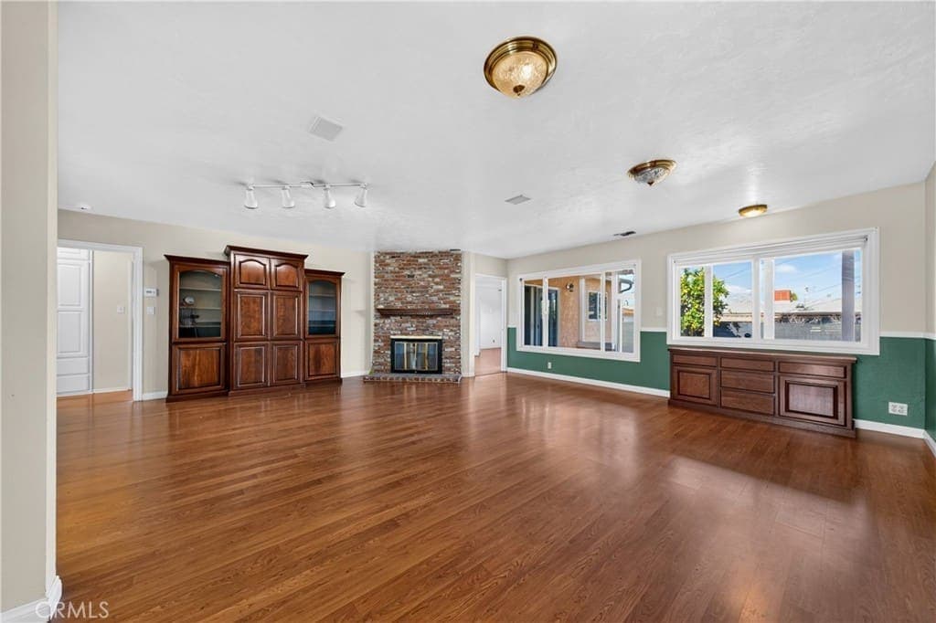 Just Sold | Custom North Torrance Home — gallery photo 3