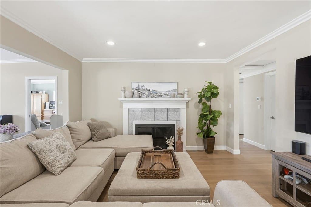 Turnkey Single-Level Peninsula Home — gallery photo 3