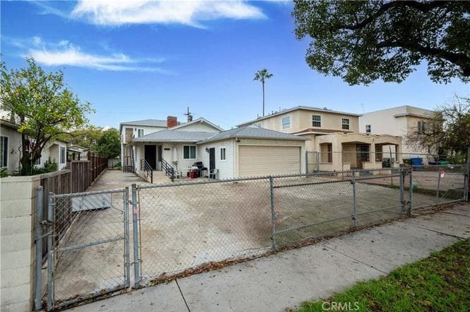 Just Listed | Prime Exposition Park 6-Bed Investment Near USC — gallery photo 3