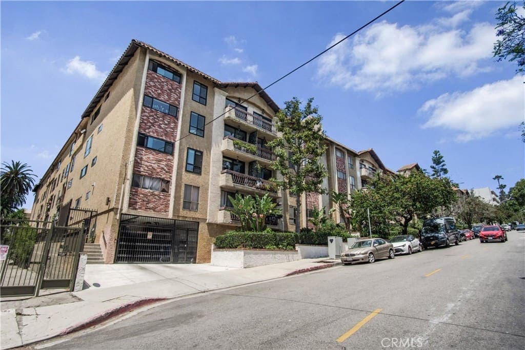 Sold in Hollywood Hills West Near Runyon Canyon — exterior view