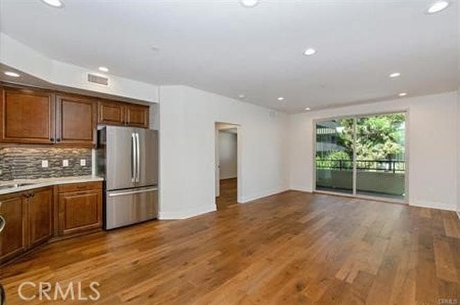 New Listing: Stylish Condo in Rolling Hills Estates — gallery photo 4