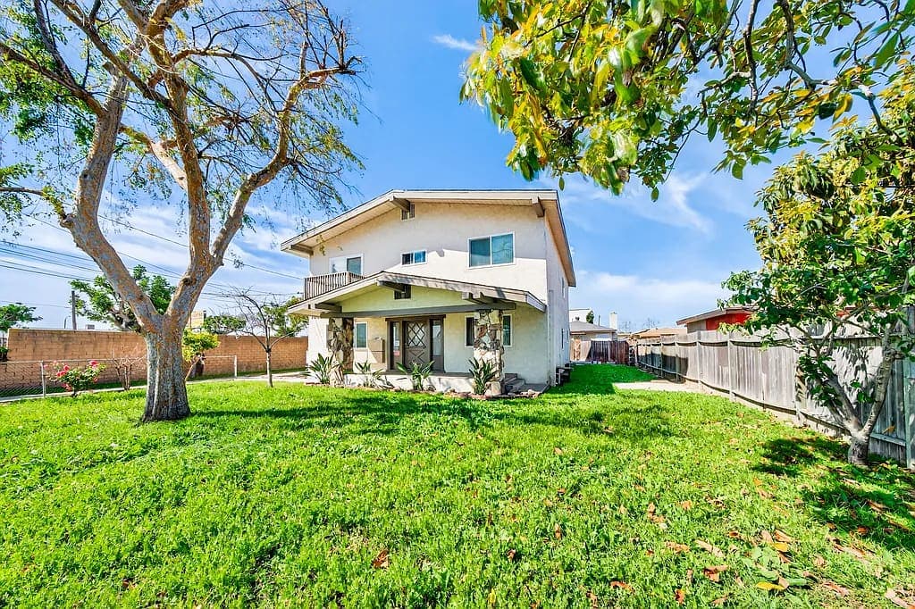 Just Listed: Income + Development Potential in Lawndale — gallery photo 4