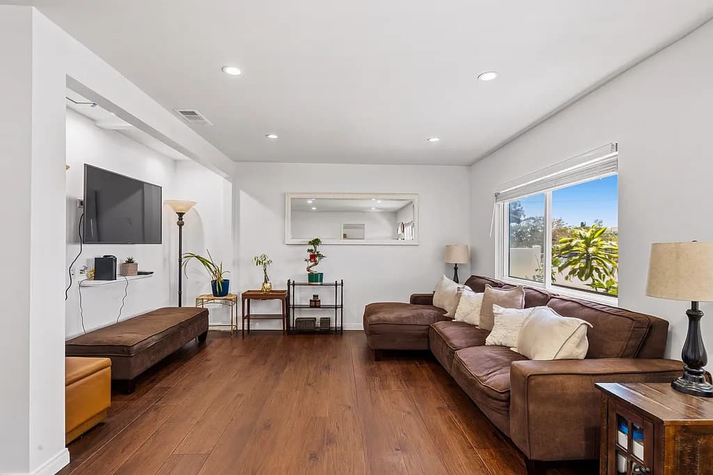 SOLD! Turn-Key Gardena Home Sells for $900,000 — gallery photo 4