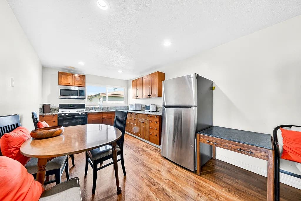 Just Listed: Income + Development Potential in Lawndale — gallery photo 5