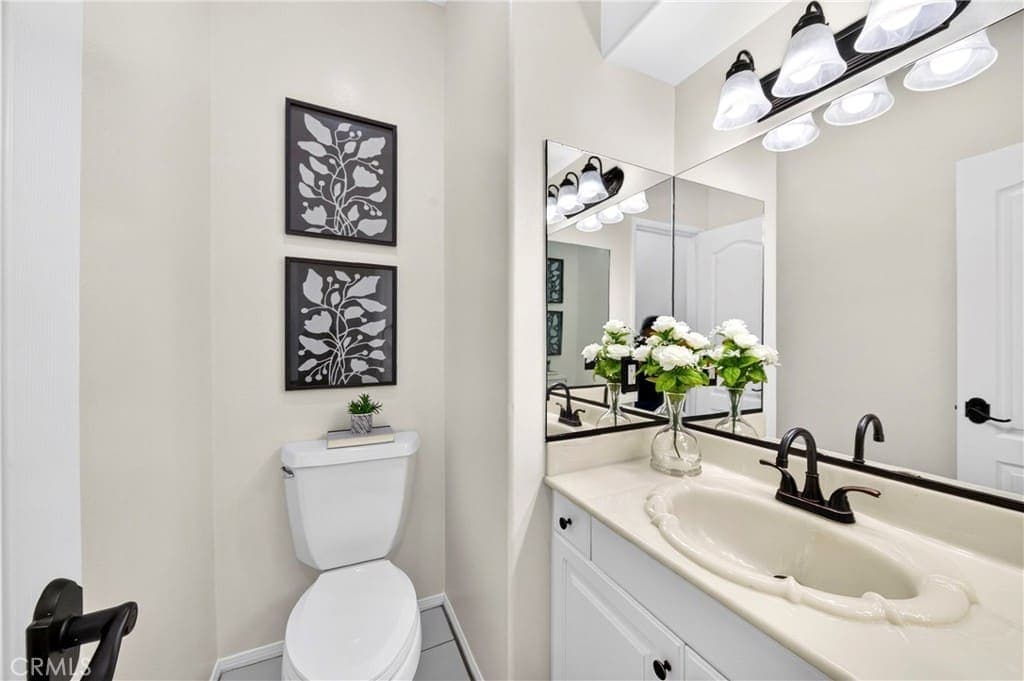 Just Listed: Rare Park Plaza Home Near Del Amo — gallery photo 5